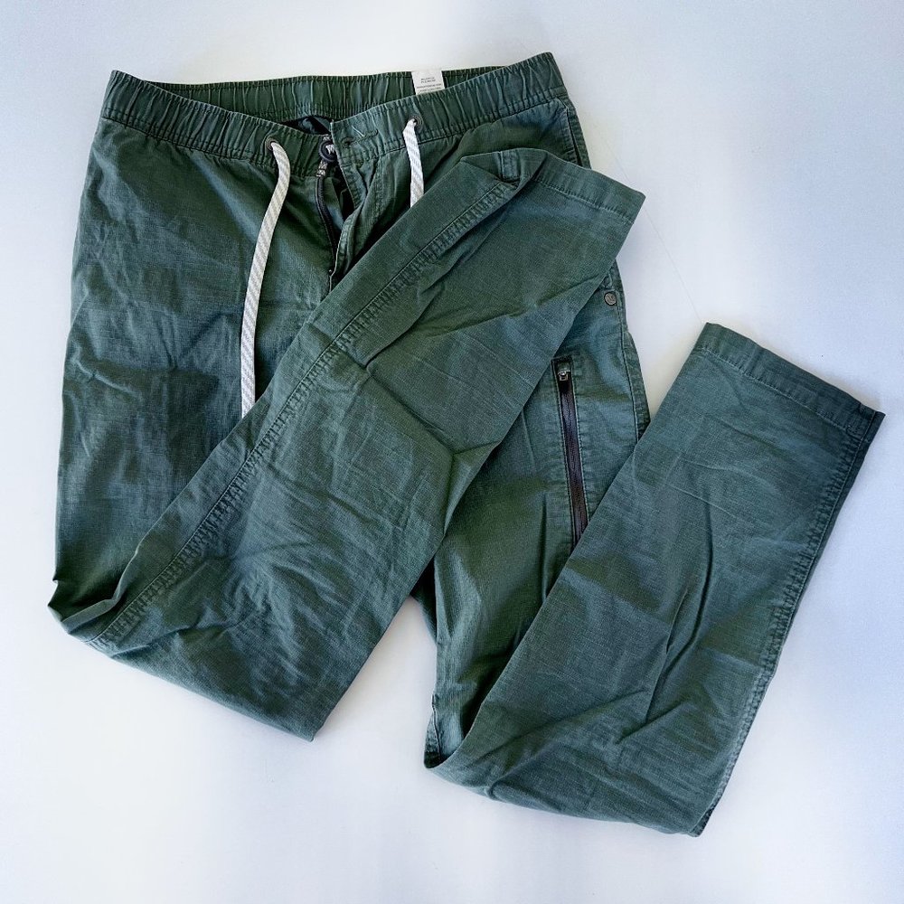 Vuori Men's Ripstop Climber Pant - Army Green Oregano - Small - Very Good Cond